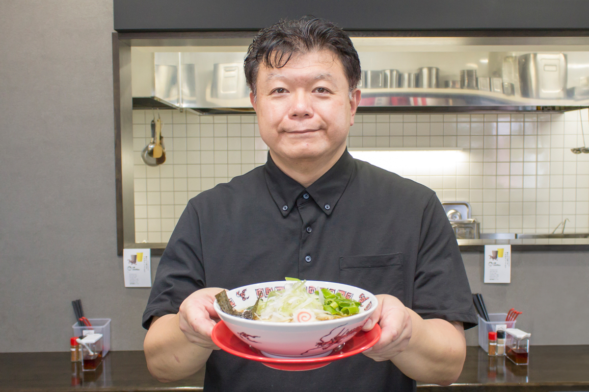 ラーメン、肉丼 ぼく、伊藤。